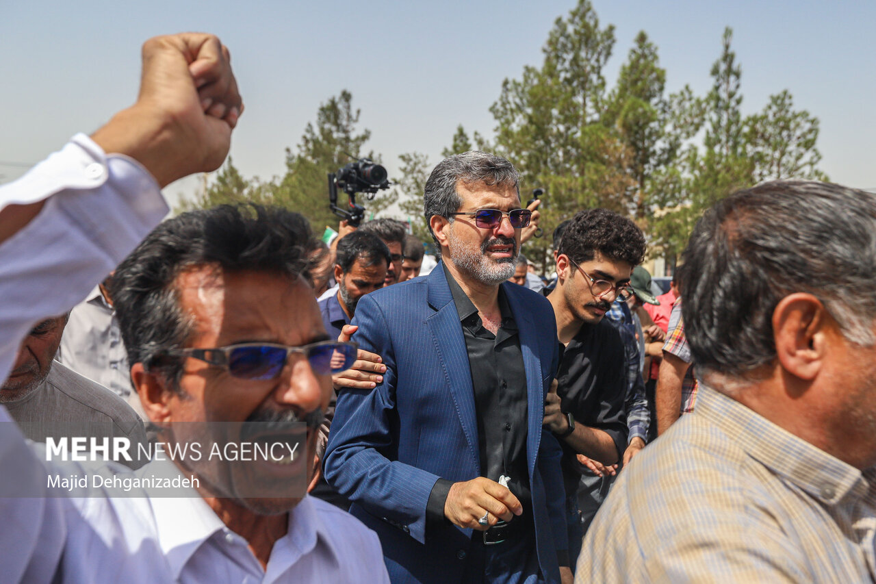 تشییع پیکر دانشمند هسته‌ای شهید اکبر مطلبی‌زاده