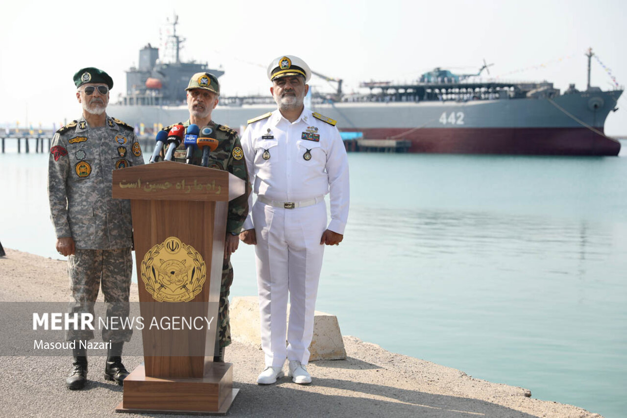 الحاق پایگاه شناوری «کردستان» و ناوشکن «سهند»