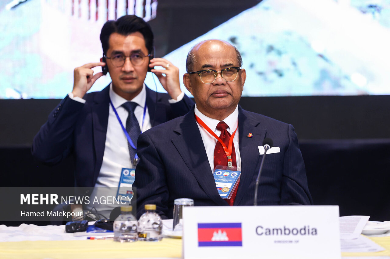 سفر رئیس مجلس به مشهد مقدس