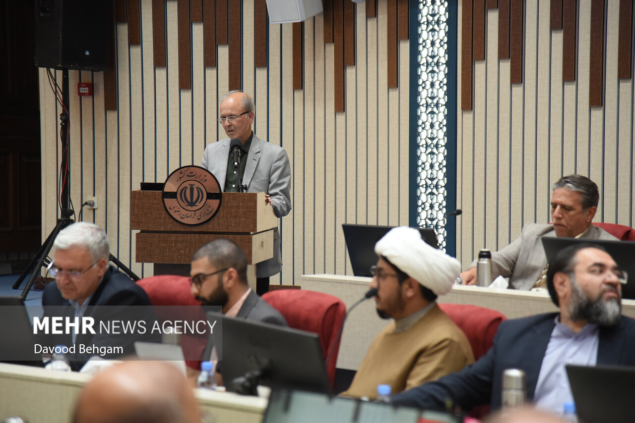 نشست فعالان سیاسی خراسان رضوی با معاون اول رئیس‌جمهور