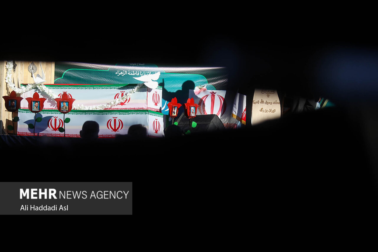 تشییع پیکرهای مطهر ۱۵۰ شهید گمنام دفاع مقدس در تهران