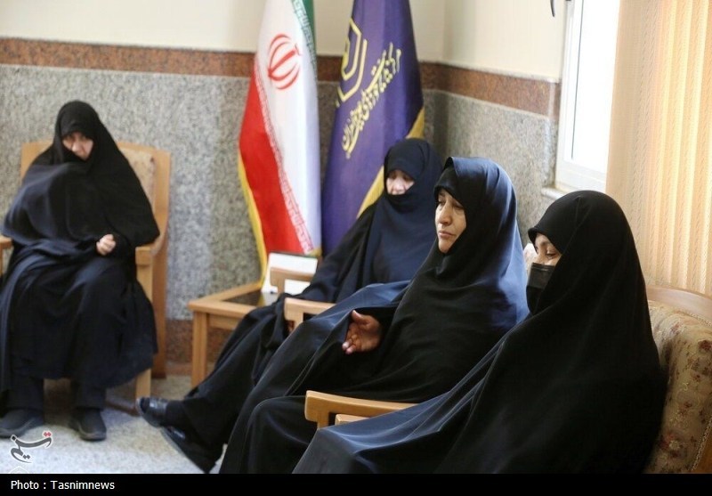 دیدار همسر شهید سلامی با مدیر حوزه‌های علمیه خواهران