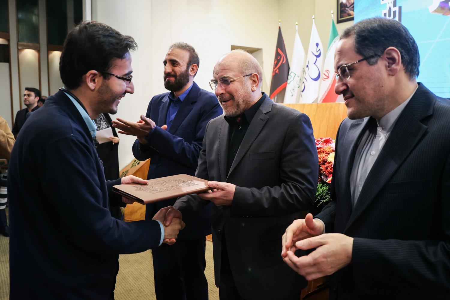 آیین تقدیر از پژوهشگران برتر مرکز پژوهش‌های مجلس با حضور قالیباف