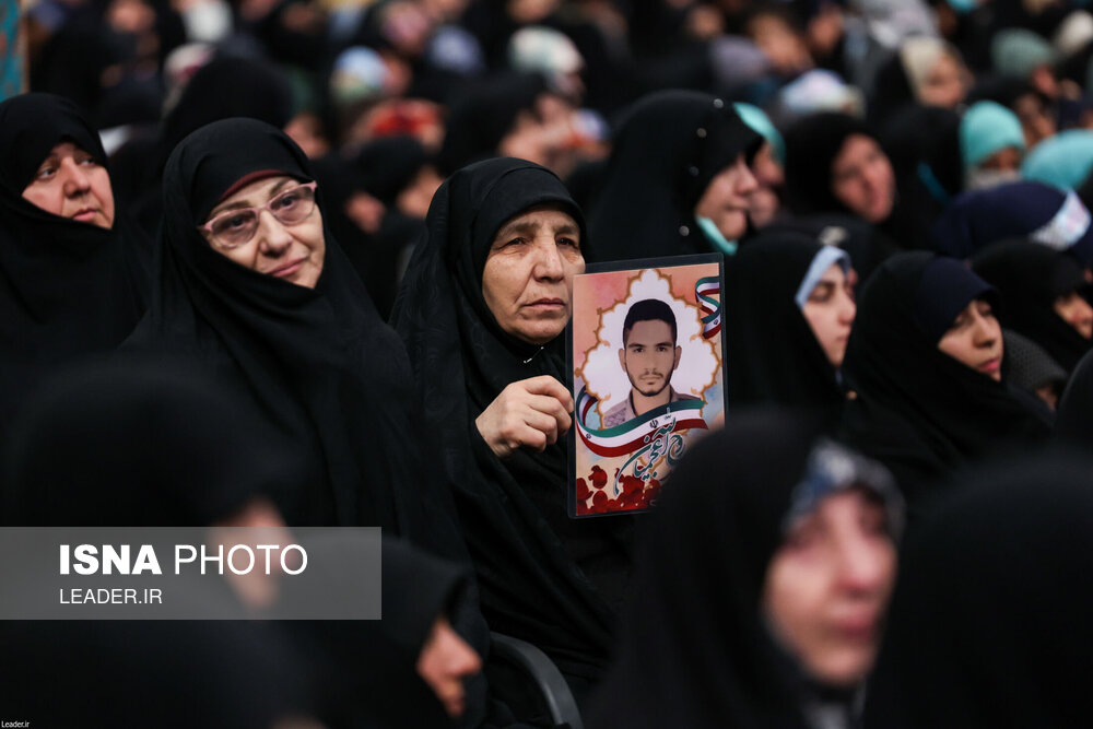  دیدار هزاران نفر از زنان و دختران با رهبر انقلاب