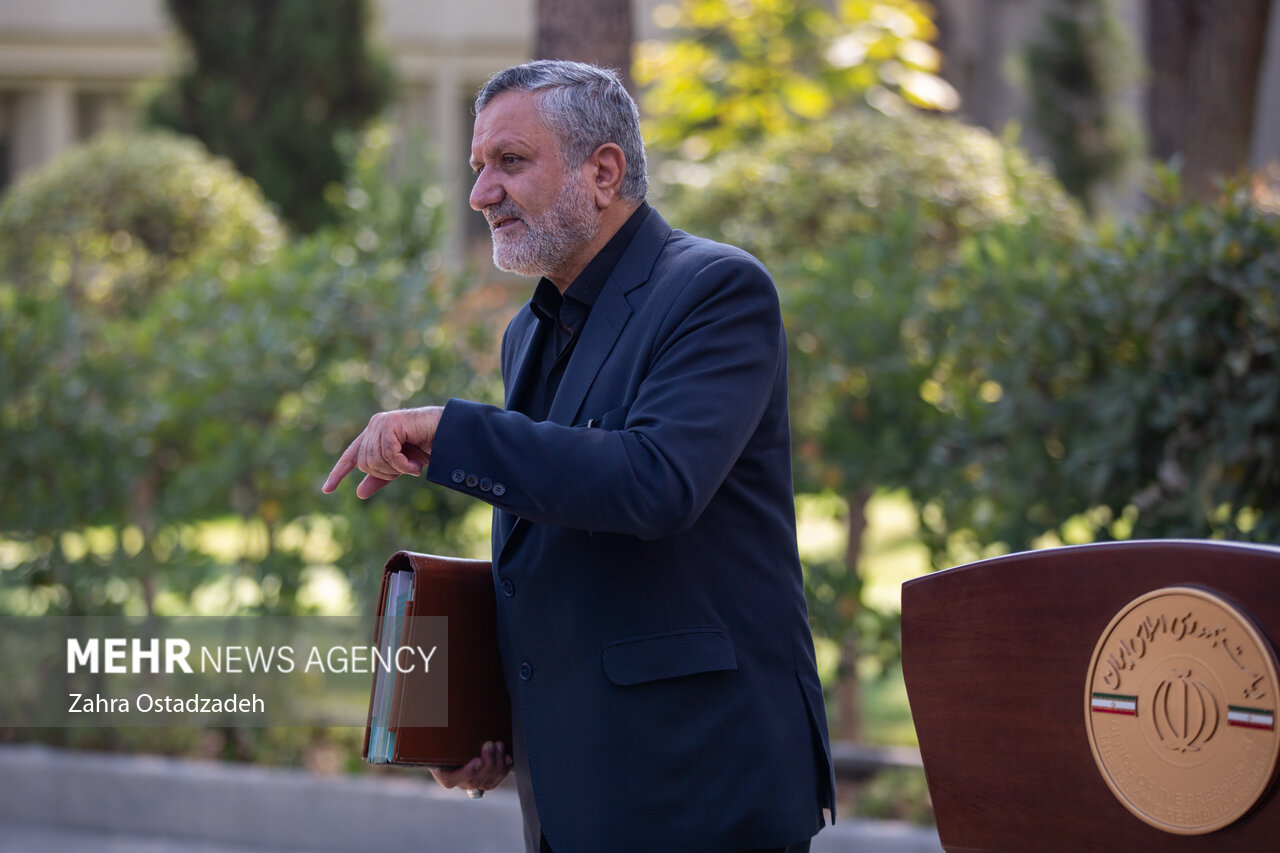 حاشیه جلسه هیأت دولت