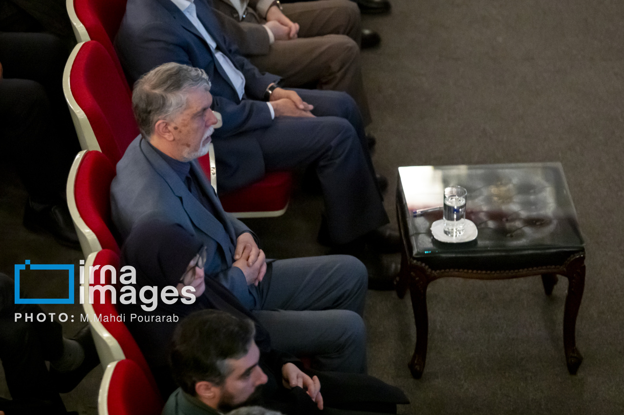 حضور پزشکیان در مراسم ملی بزرگداشت روز کتاب 