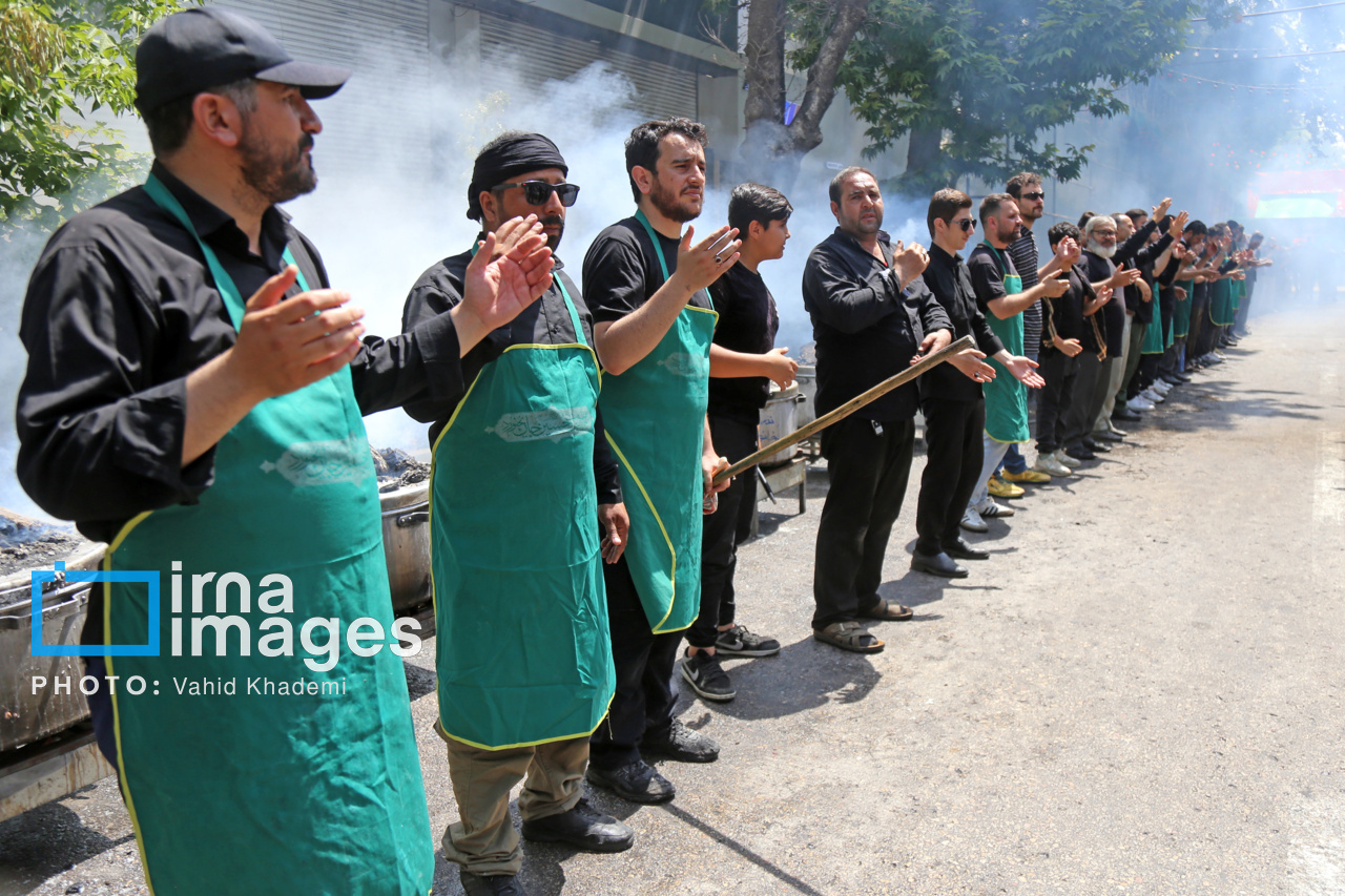 طبخ و توزیع ۷۲ دیگ غذای نذری