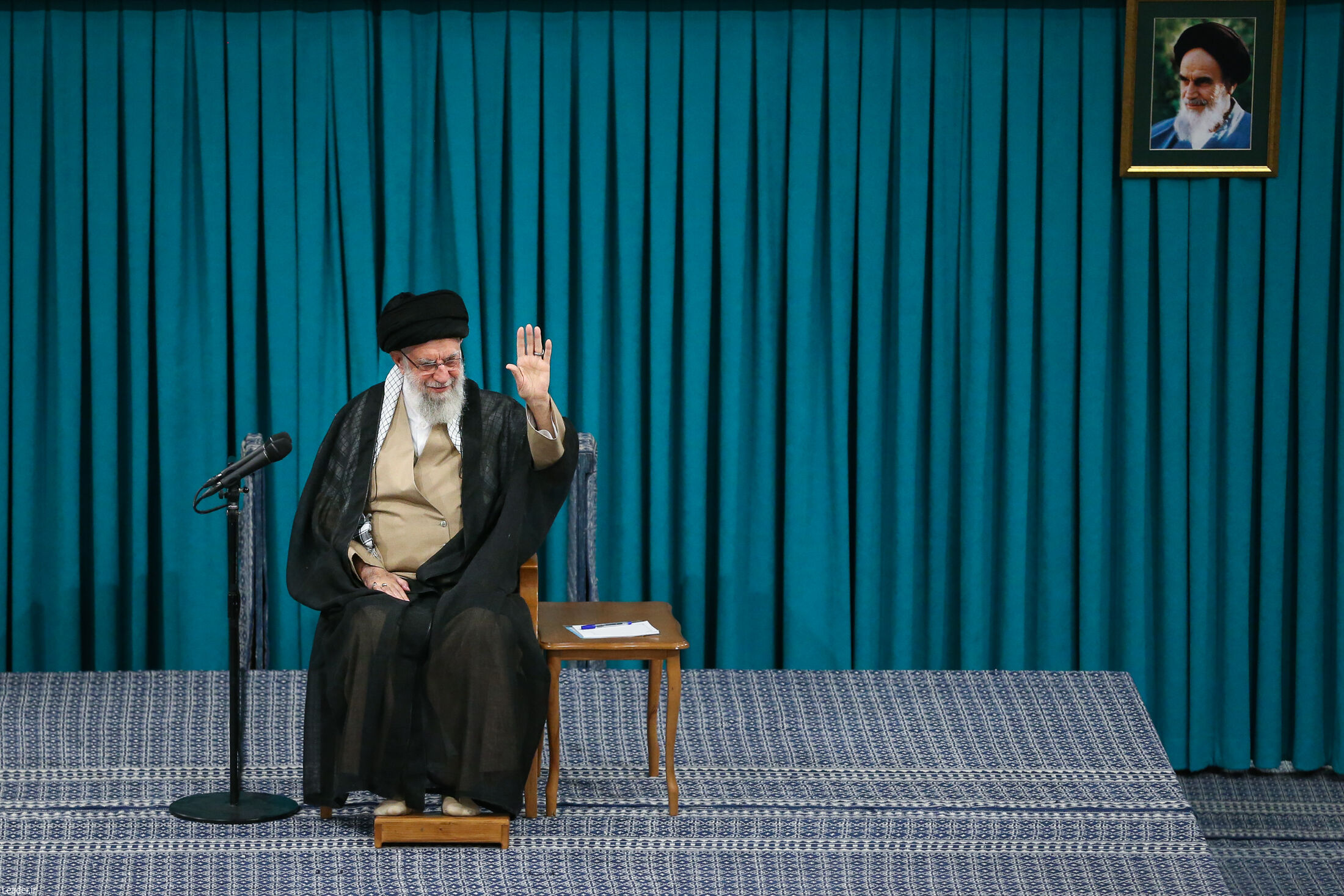 تصاویری از دیدار هزاران نفر از کارگران با رهبر انقلاب