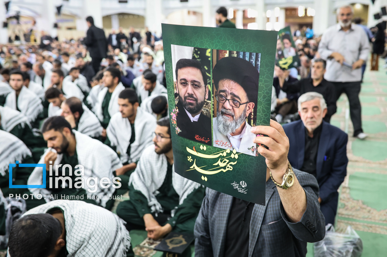 مراسم سالگرد شهدای خدمت در مصلای تبریز 