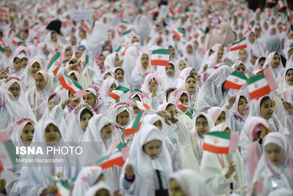 مراسم جشن تکلیف ۵ هزار نفری دختران تبریز