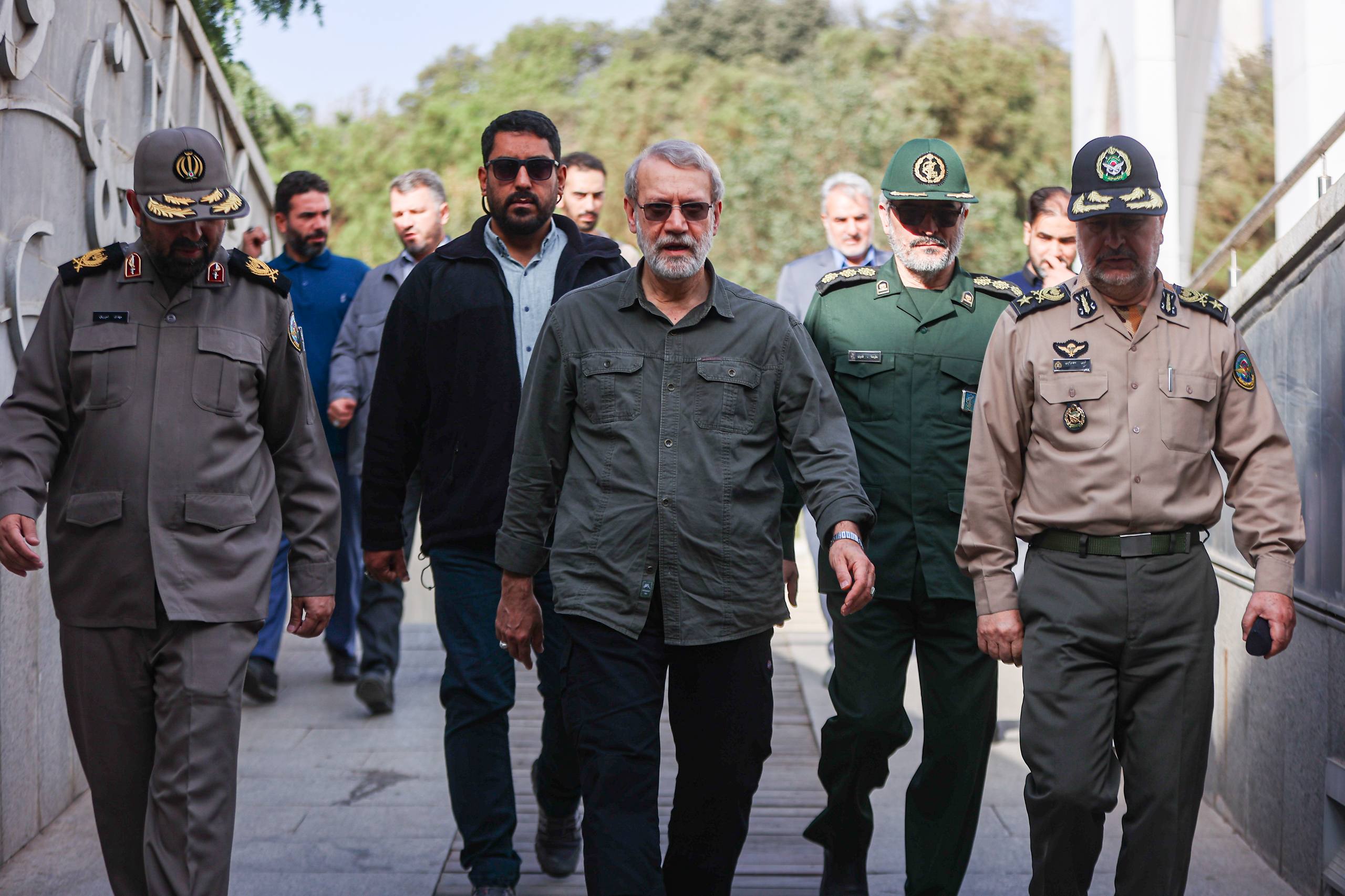 بازدید لاریجانی از موزه ملی انقلاب