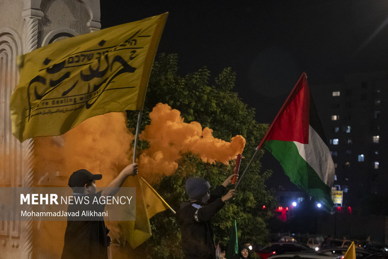 شادی مردم پس از حملات موشکی سپاه