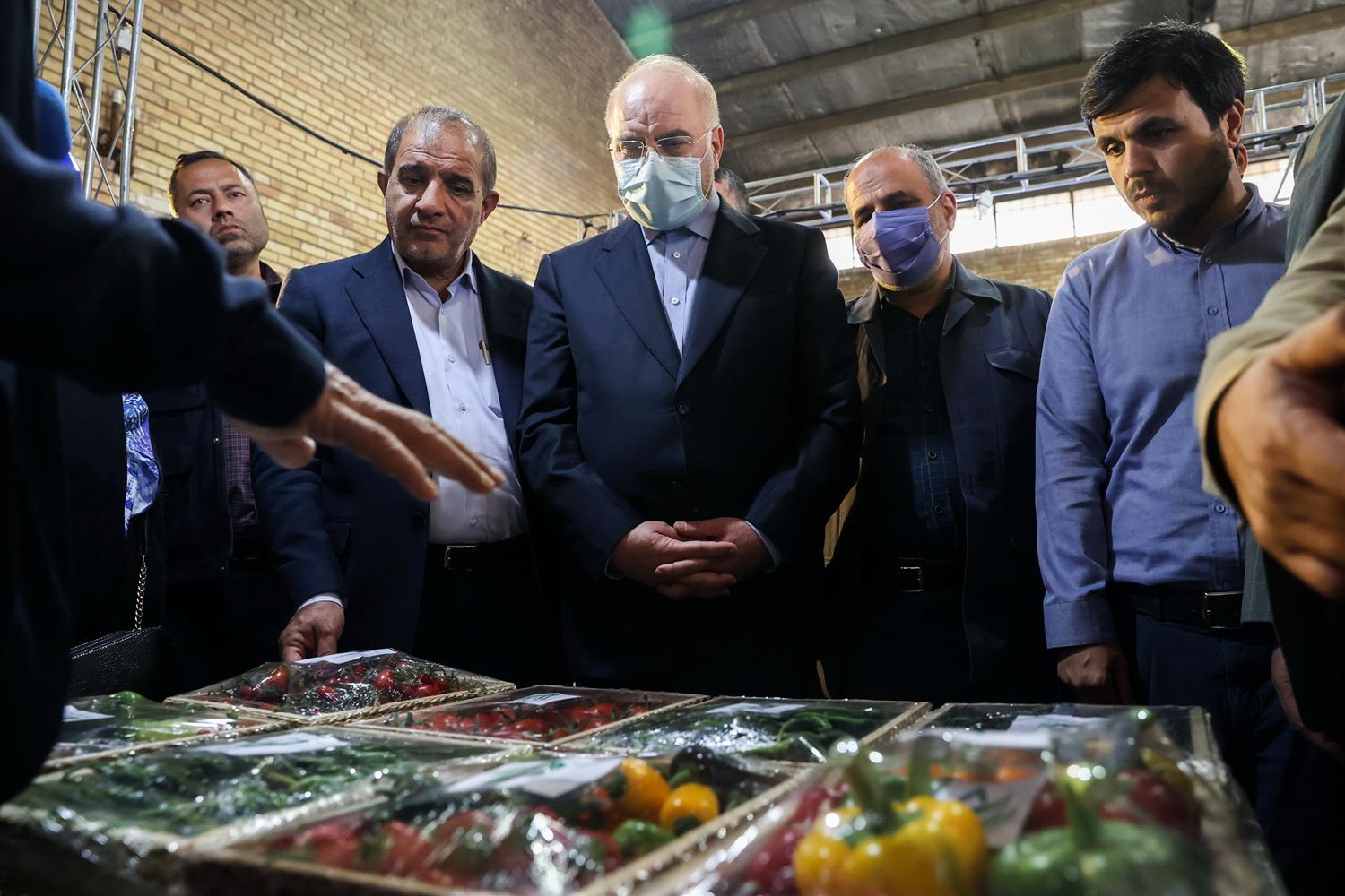 بازدید قالیباف از مرکز نوآوری، فناوری و علم آفرین پیشران