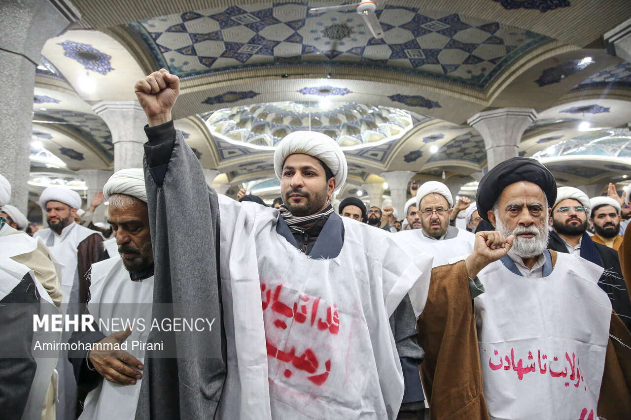 اجتماع حوزویان قم در محکومیت اهانت به قرآن و ولایت