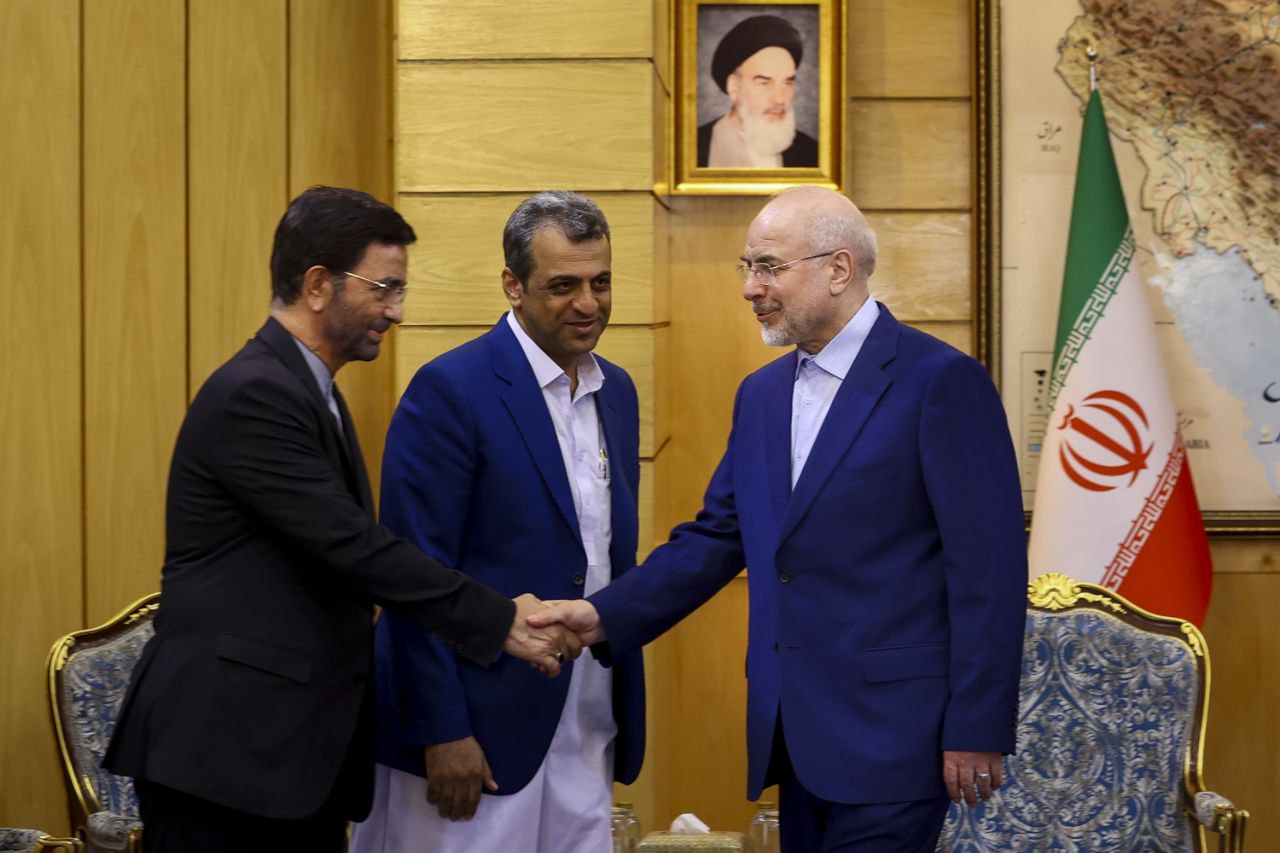 بدرقه قالیباف در سفر به پاکستان