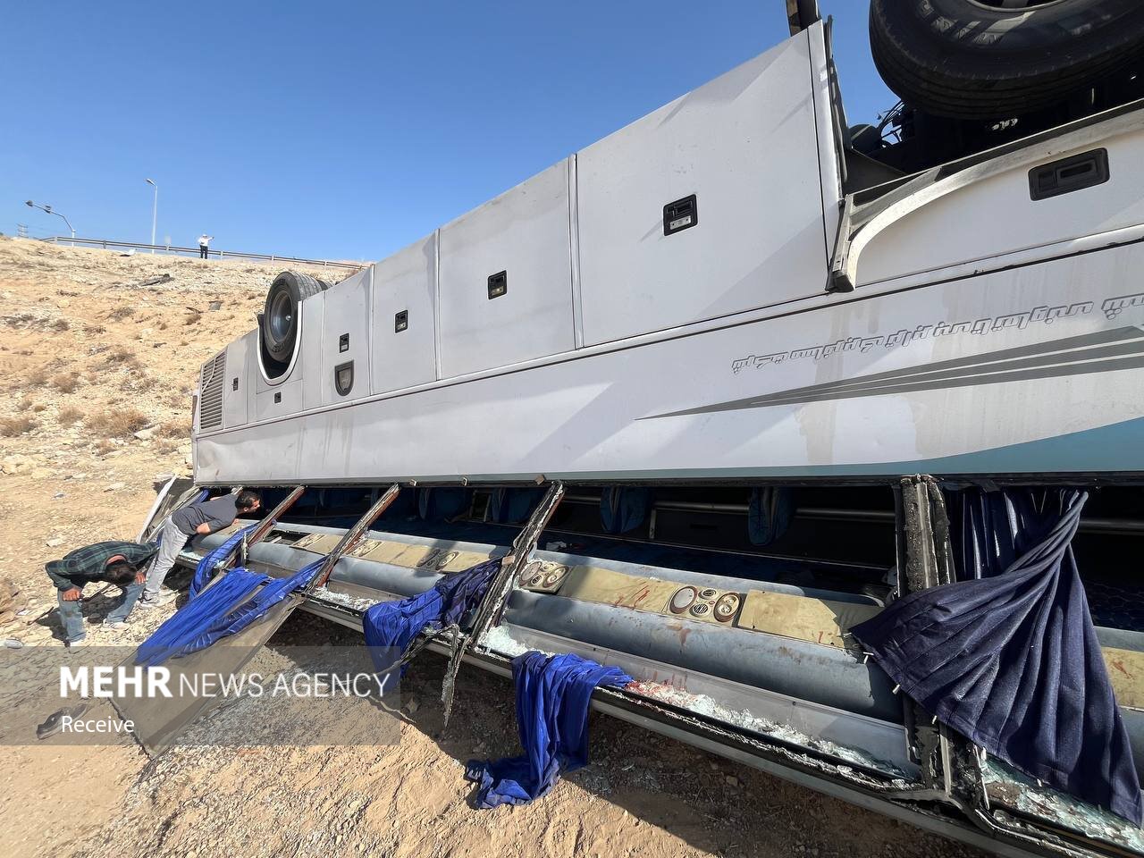تصاویری از محل حادثه واژگونی اتوبوس در فیروزکوه