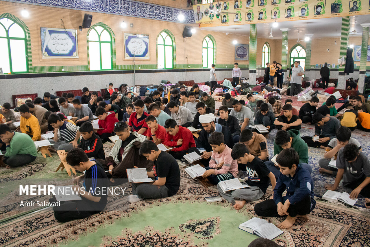 اعتکاف دانش آموزی