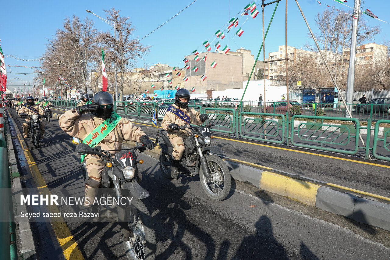 رژه موتور سواران نیروهای مسلح