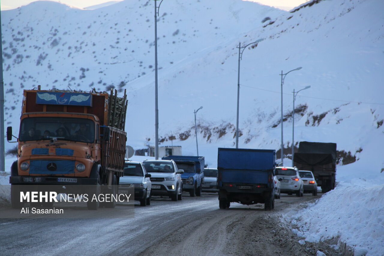 بارش برف در گردنه حیران