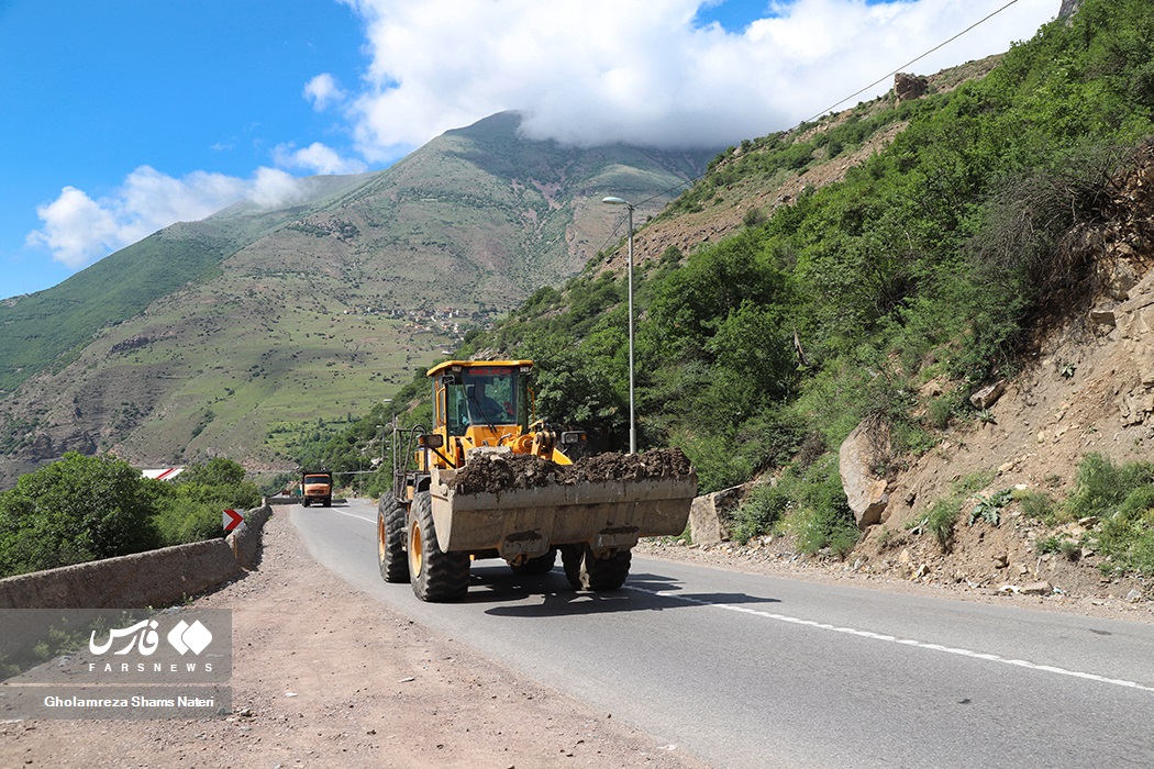ریزش سنگ در جاده کندوان