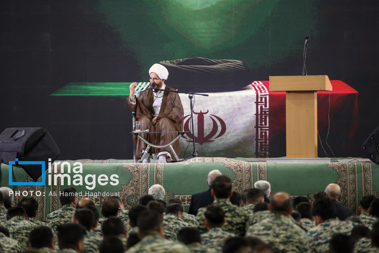 مراسم سالگرد شهدای خدمت در مصلای تبریز 