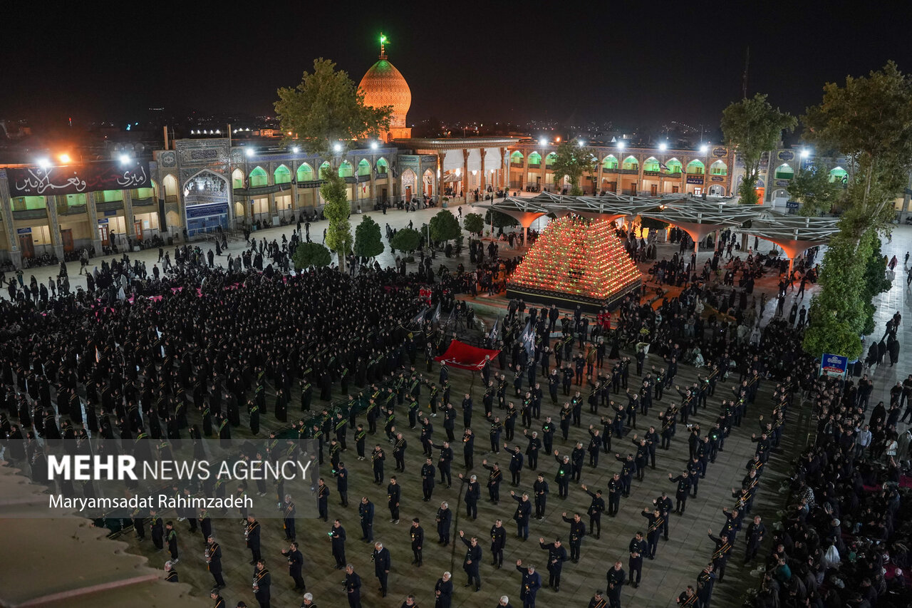 لاله گردانی در حرم شاهچراغ 