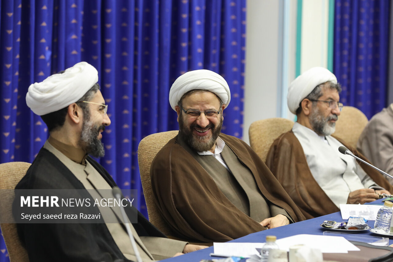 جلسه شورای عالی انقلاب فرهنگی