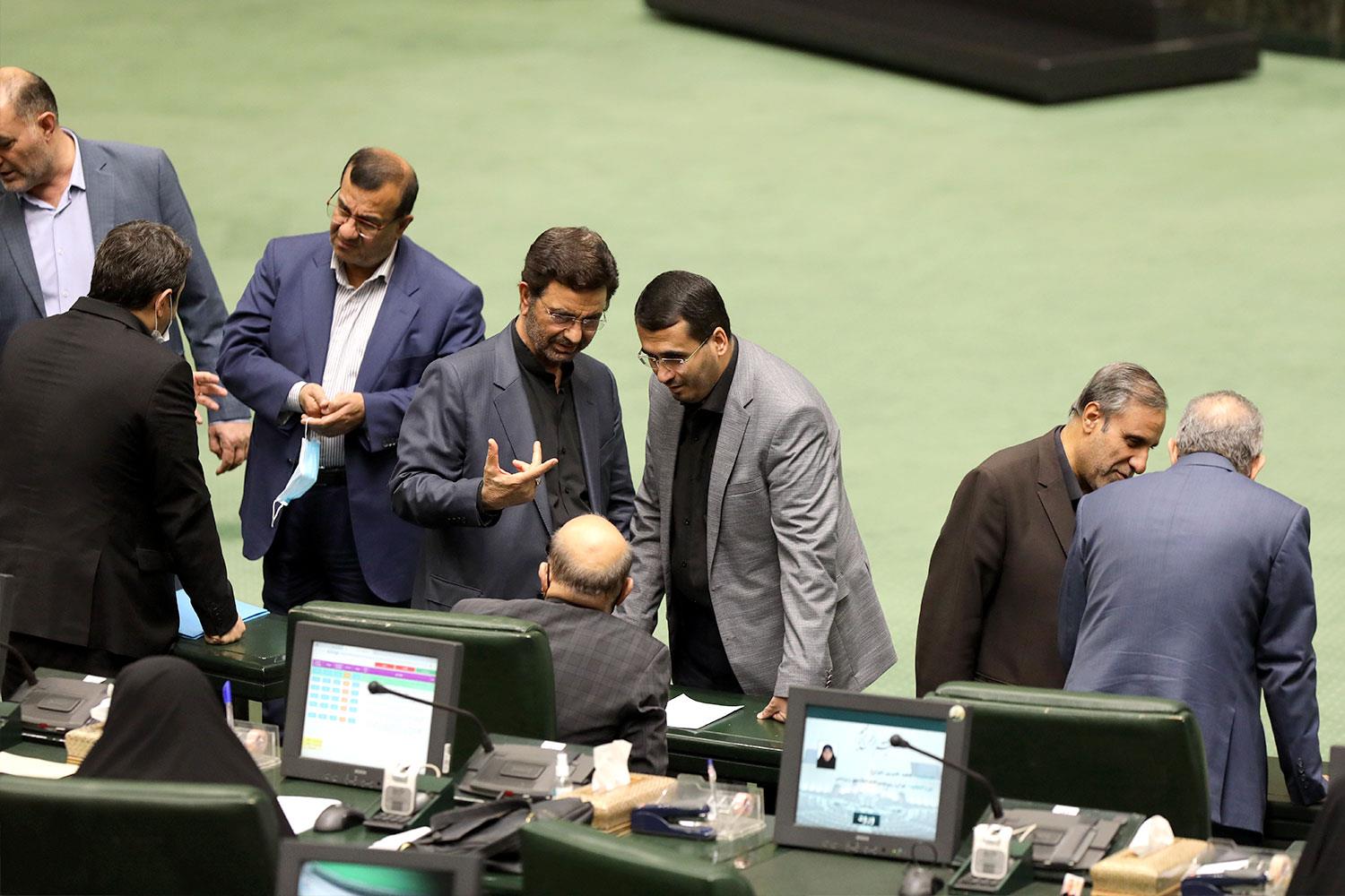 وزیر بهداشت در صحن علنی ۲۲ فروردین مجلس