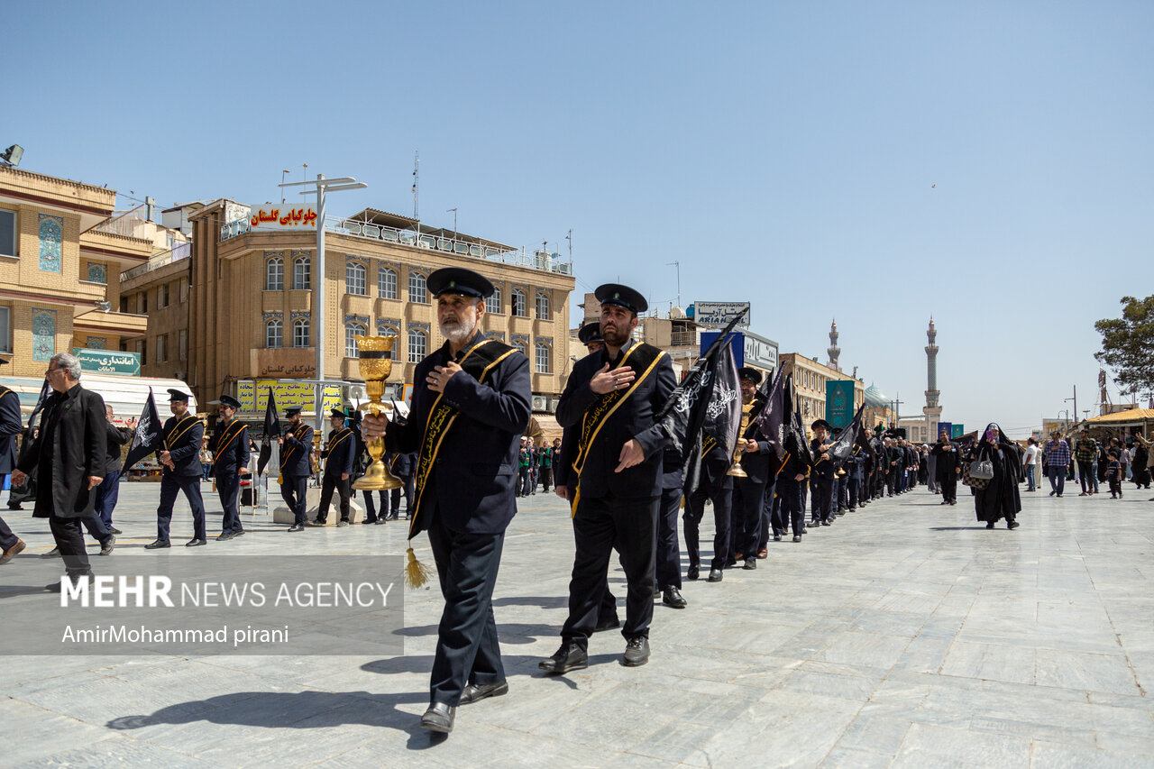 دسته عزای خادمان حرم بانوی کرامت در روز شهادت جواد الائمه (ع)