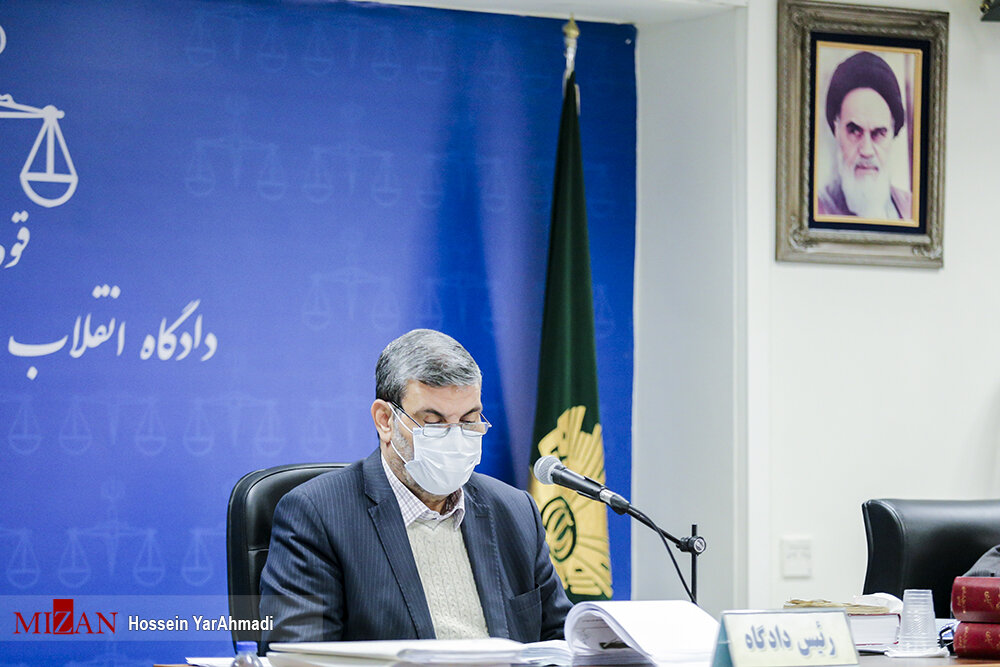 جلسه دادگاه کروز