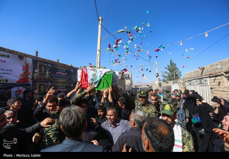 مراسم تشییع پیکر سرباز مدافع وطن شهید پویا صالحی