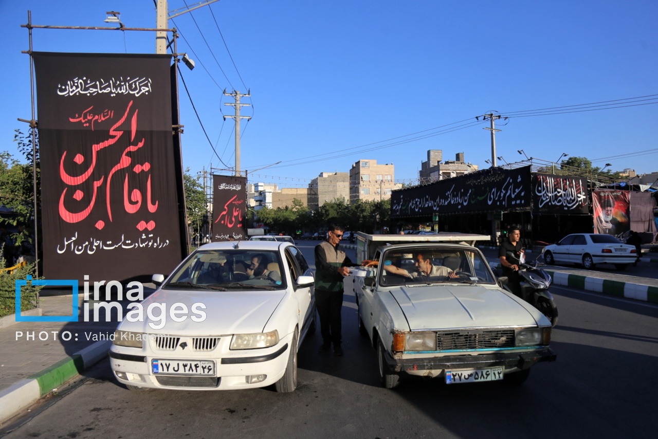 میزبانی موکبها از زائران تشییع رهبر شهید