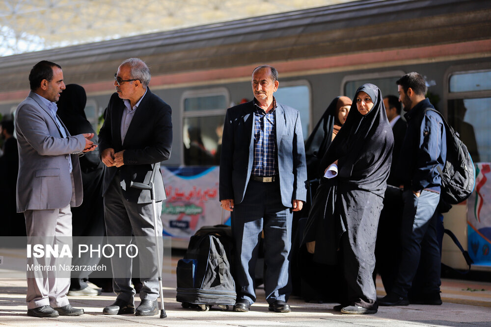 افتتاح راه‌آهن بستان‌آباد ـ خاوران با حضور رئیسی