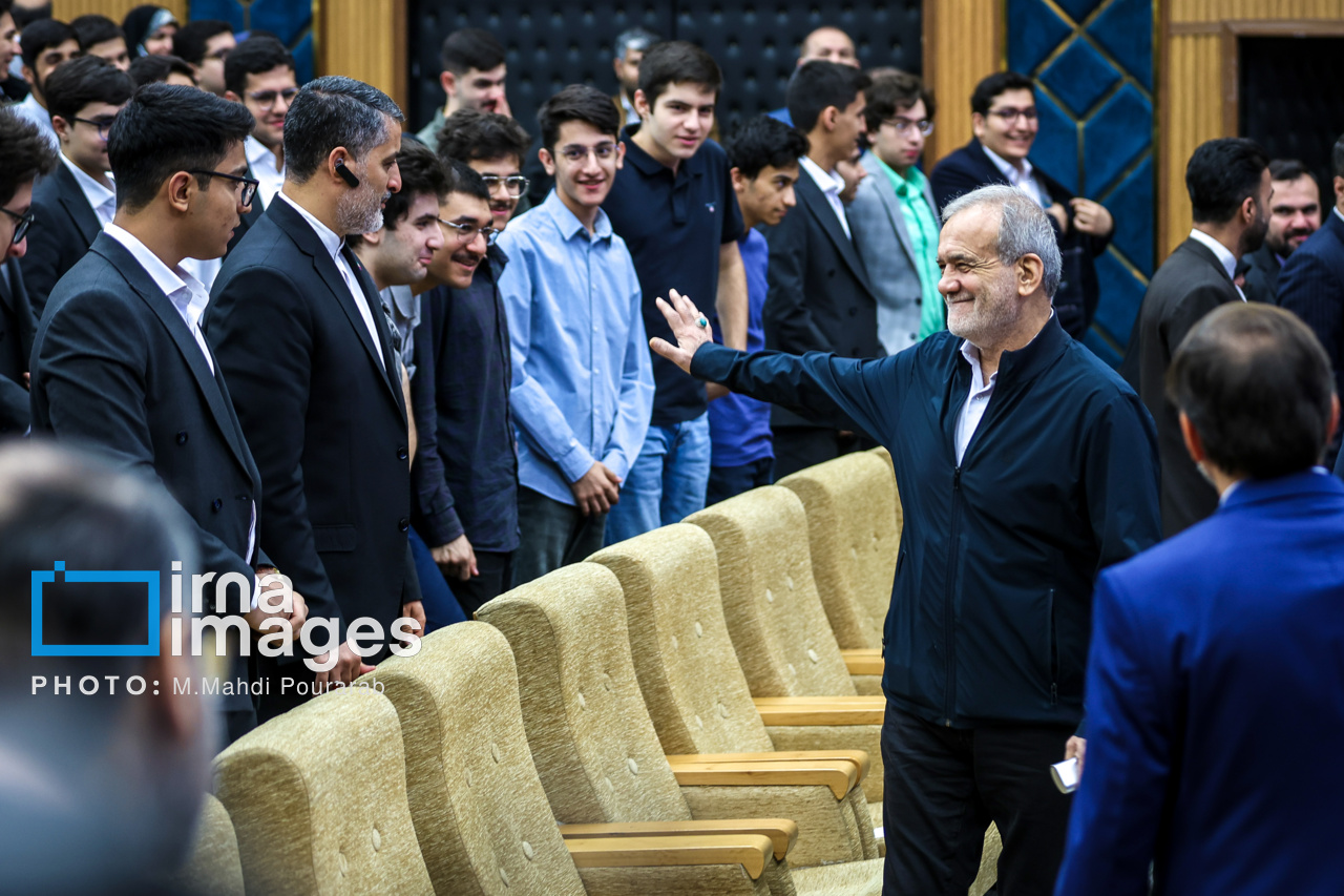 تجلیل از مدال آوران المپیاد ۲۰۲۵ 