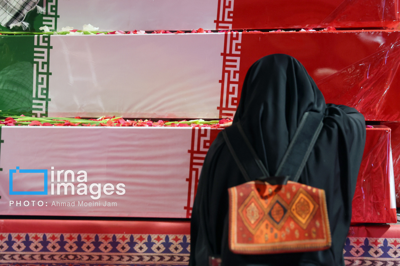 وداع با ۱۰۰ شهید گمنام