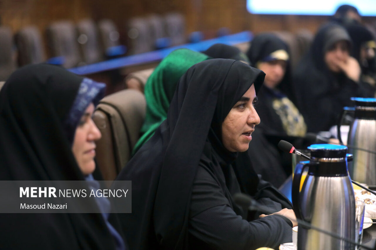 دیدار فرمانده کل ارتش با اعضای فراکسیون زنان مجلس