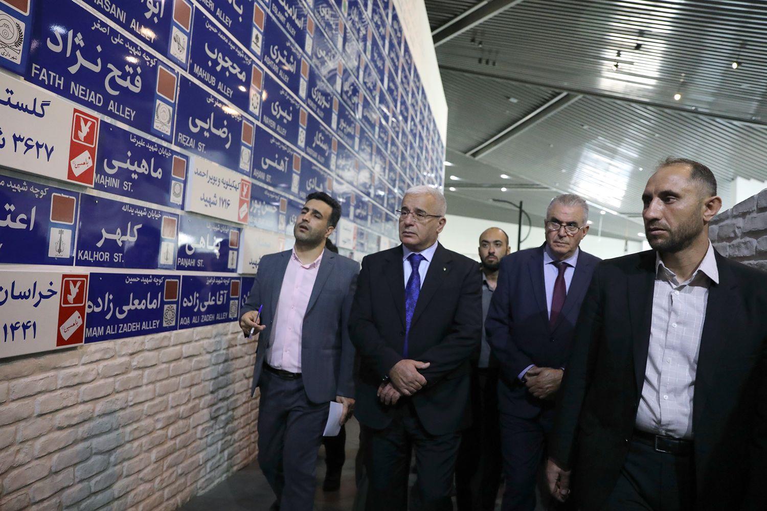 بازدید رئیس مجلس الجزایر از باغ موزه دفاع مقدس