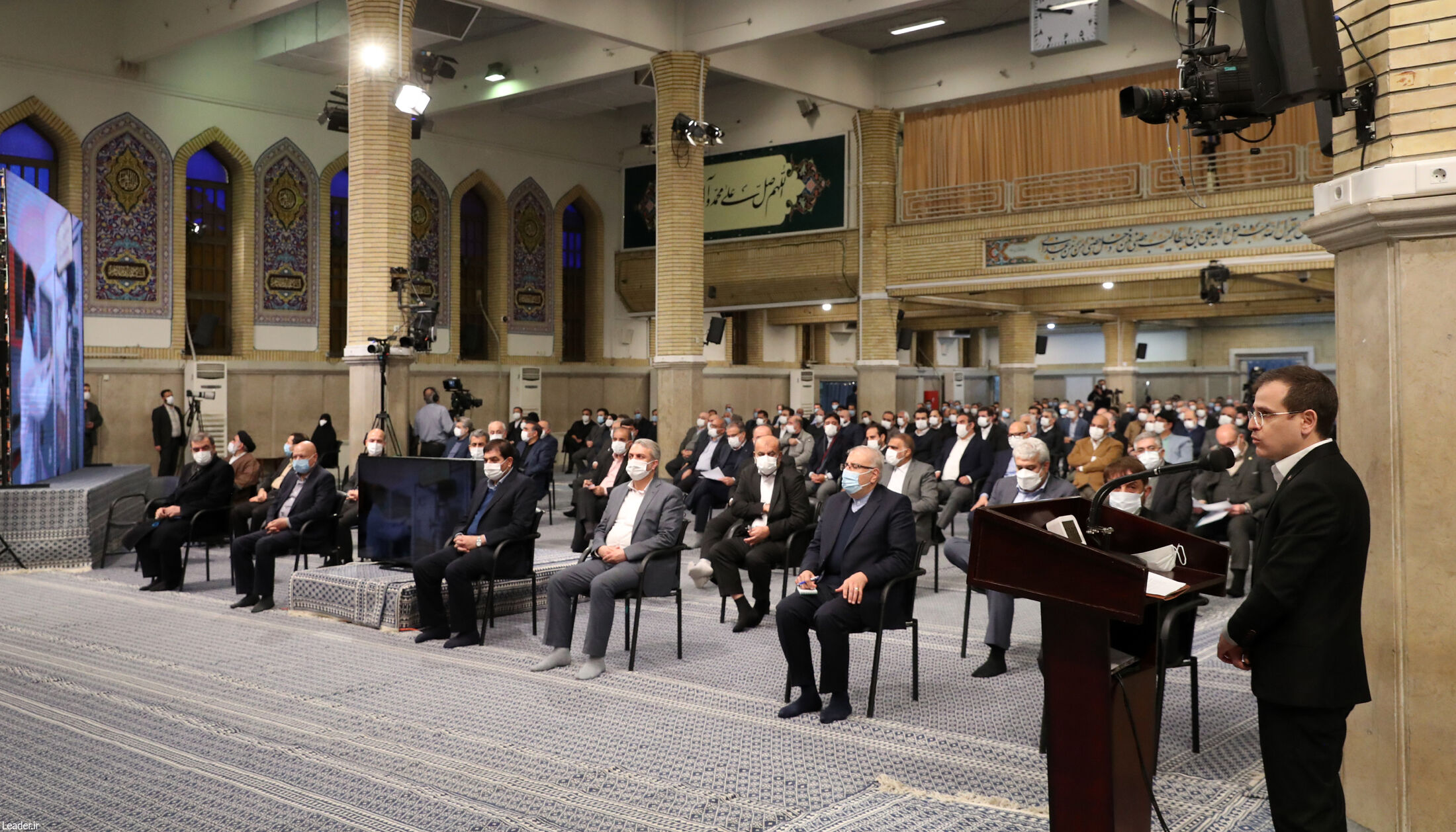 دیدار جمعی از فعالان بخش‌های تولید با رهبر انقلاب