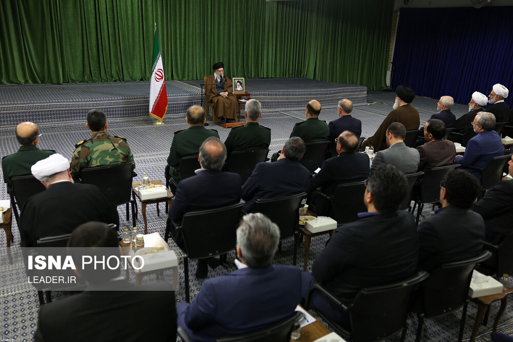 دیدار دست‌اندرکاران کنگره شهدای استان البرز با رهبر انقلاب