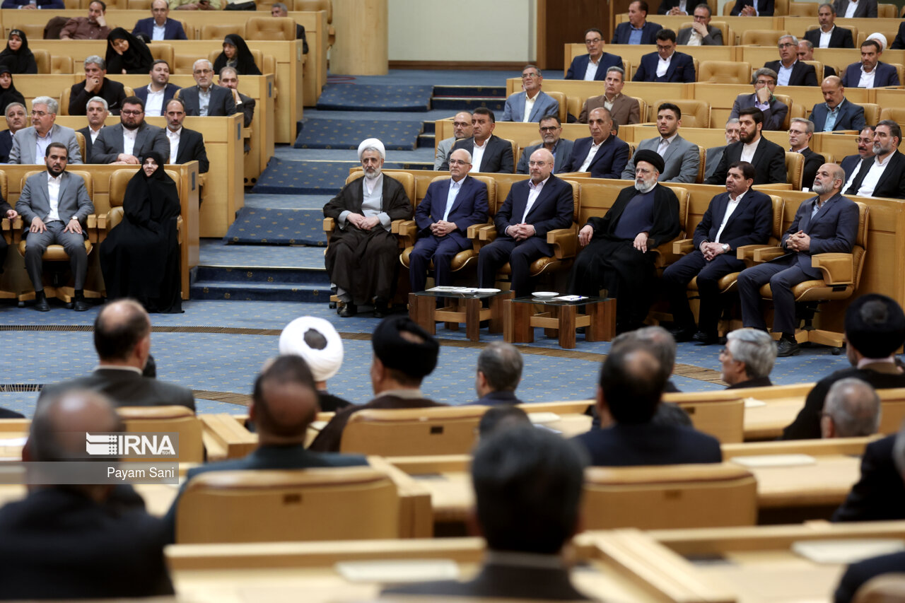 نشست مشترک نمایندگان مجلس با هئیت دولت