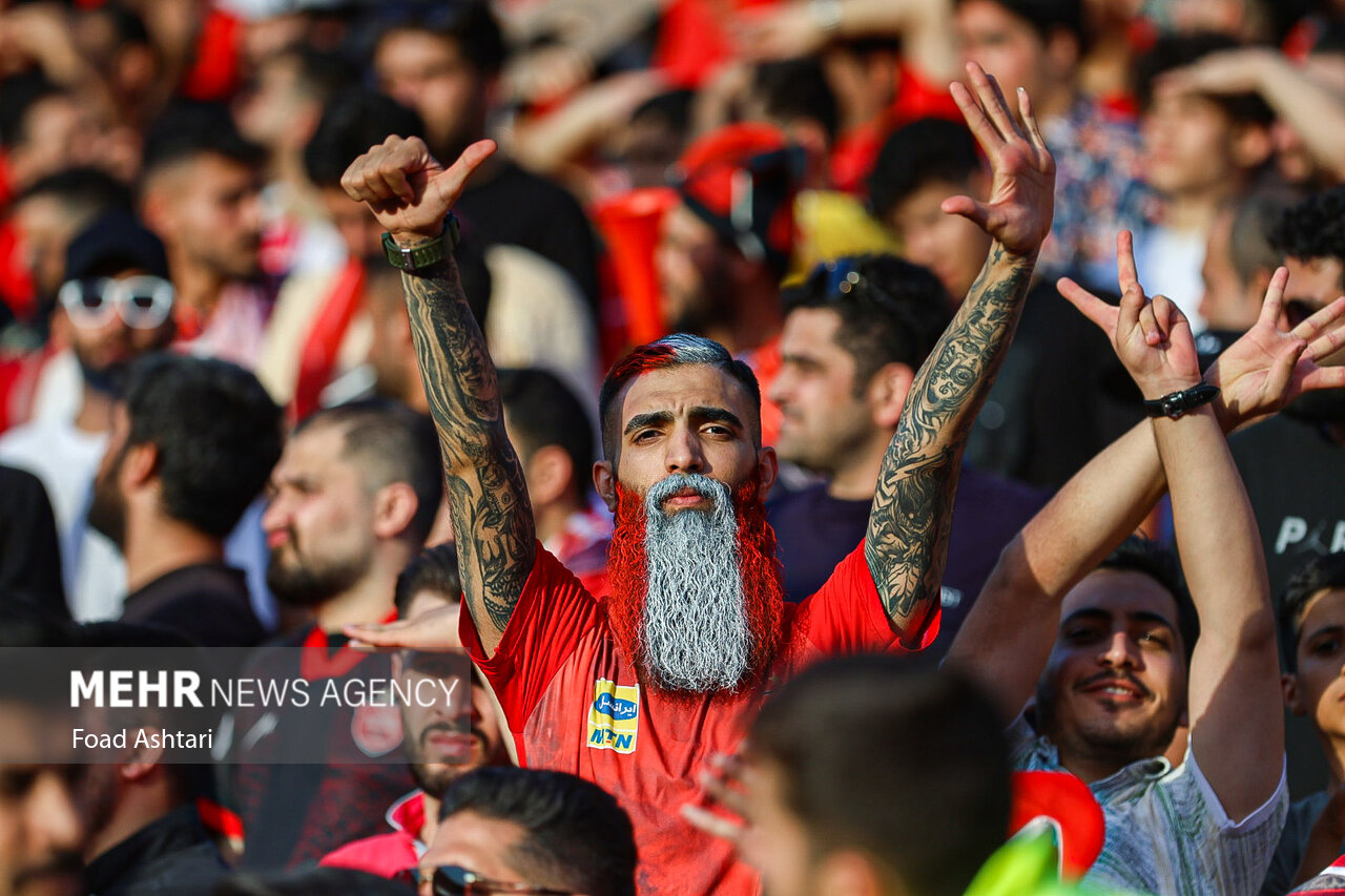 دیدار تیم‌های پرسپولیس و مس رفسنجان