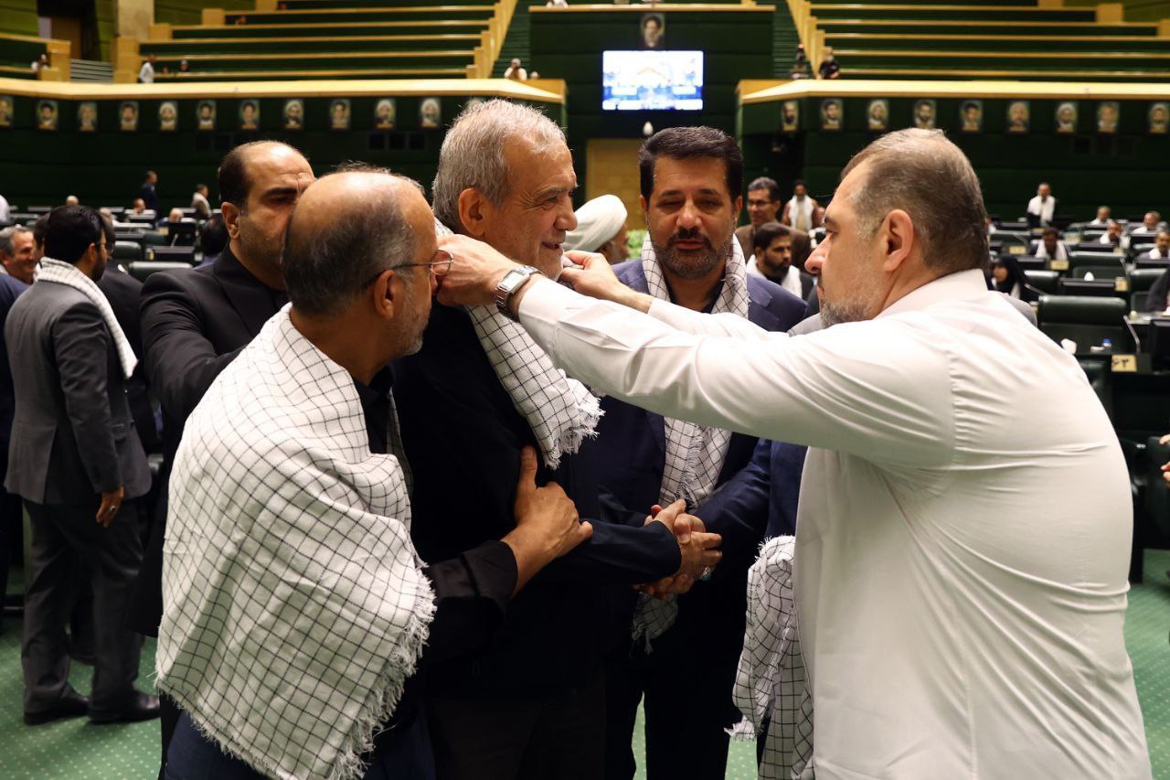 طنین شعار «مرگ بر اسرائیل» در مجلس