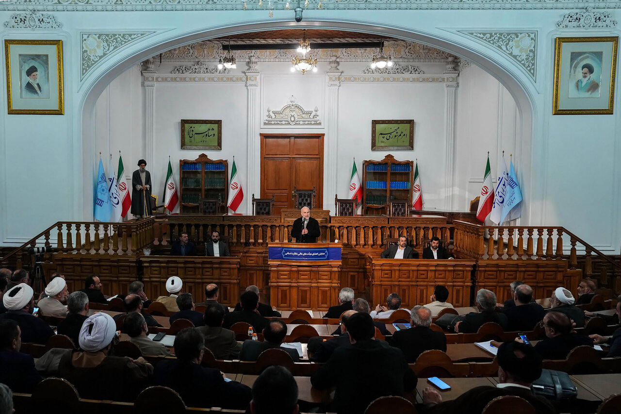 حضور قالیباف در نشست اعضای هیأت‌های عالی نظارت 