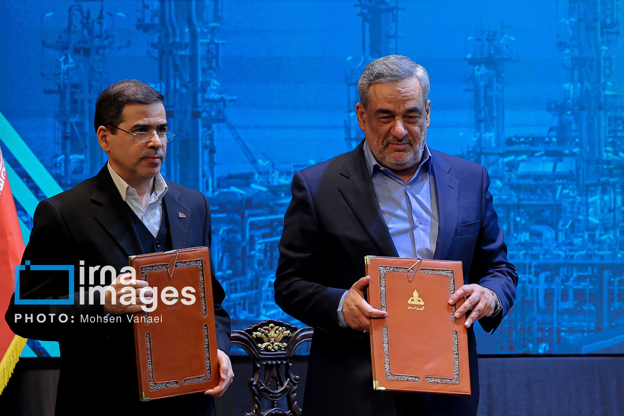 امضای قراردادهای میدان گازی مشترک پارس جنوبی