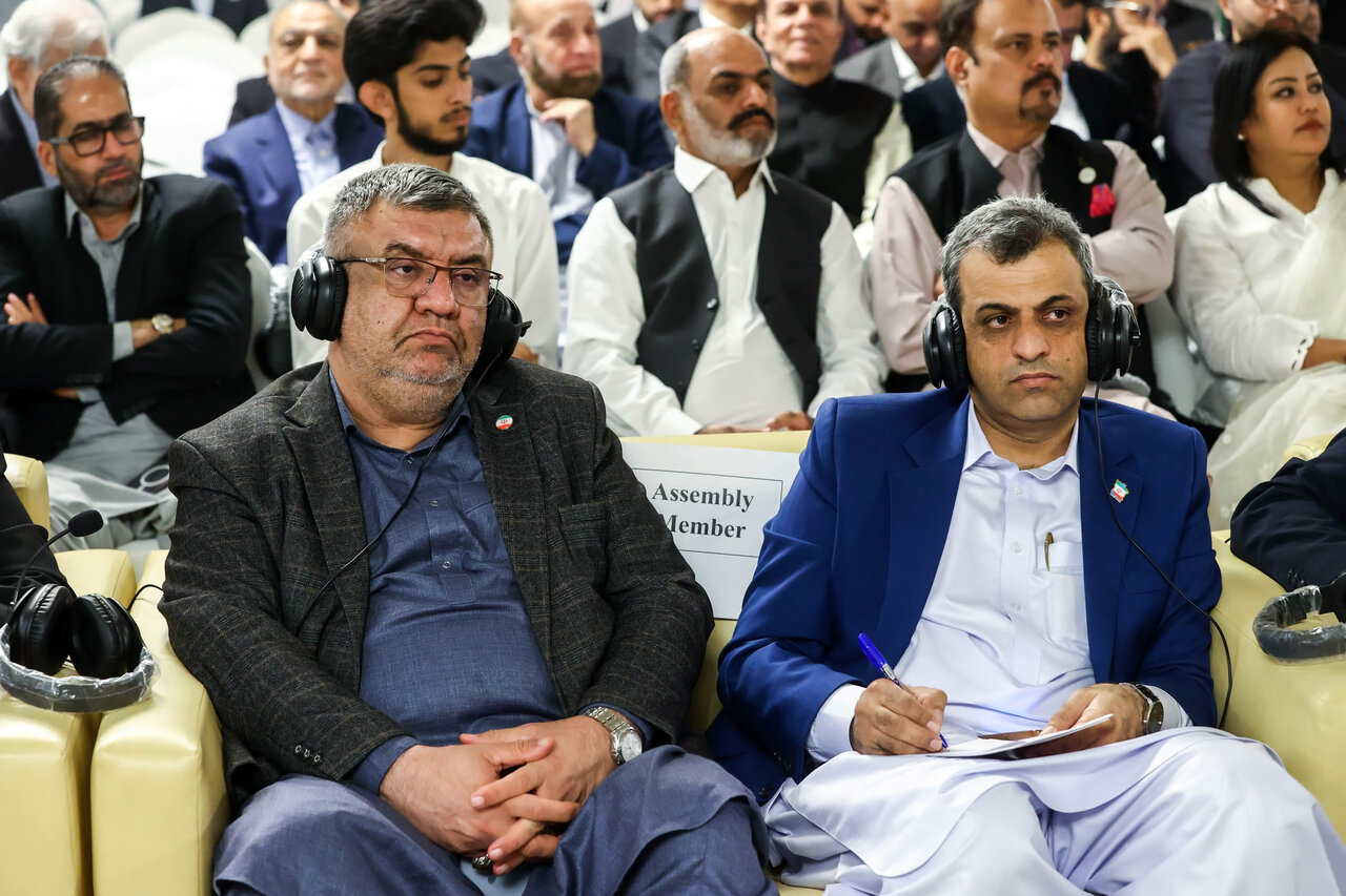 نشست قالیباف با فعالان اقتصادی پاکستان و ایران