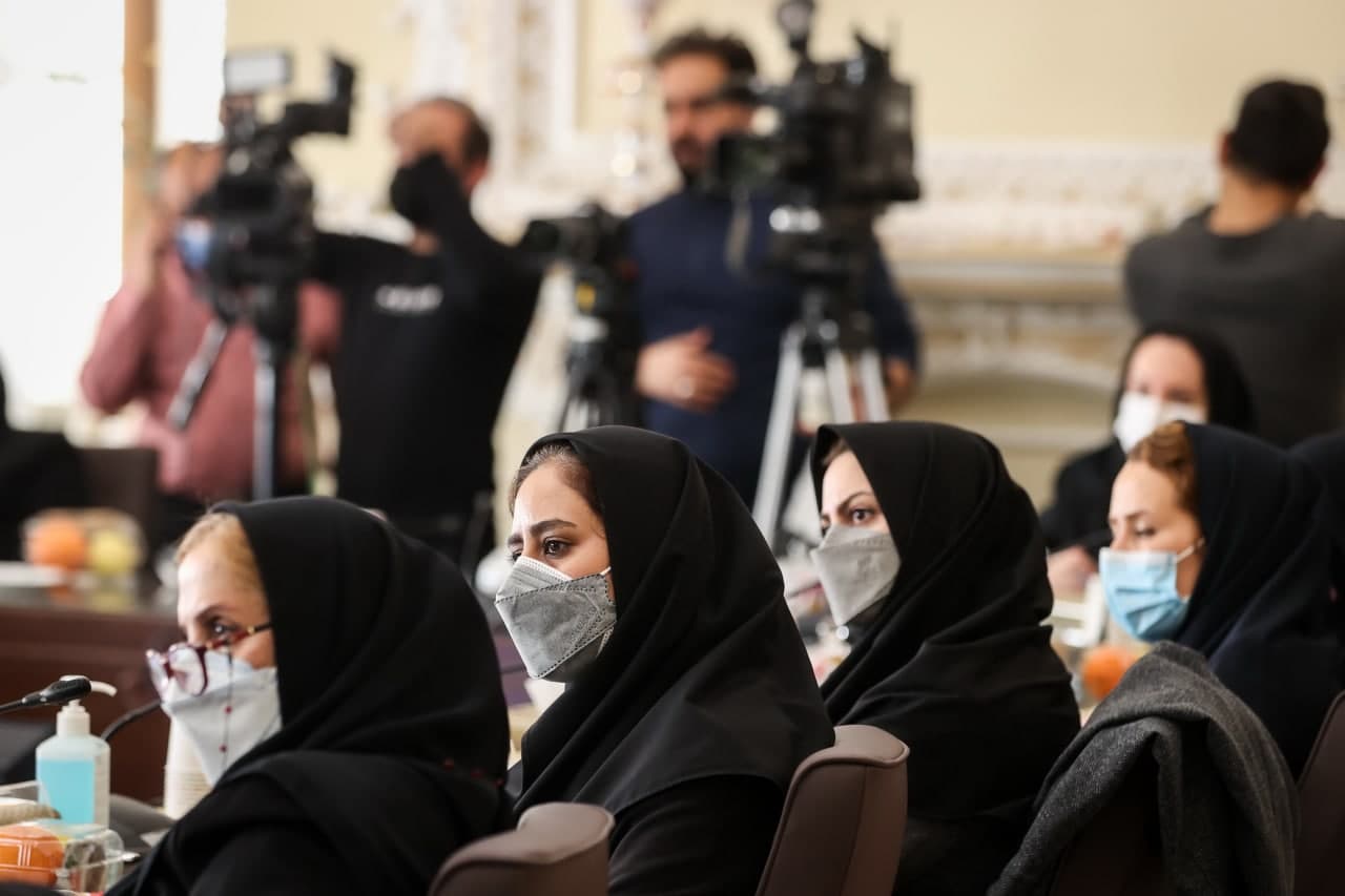 نشست رئیس مجلس با زنان کارآفرین
