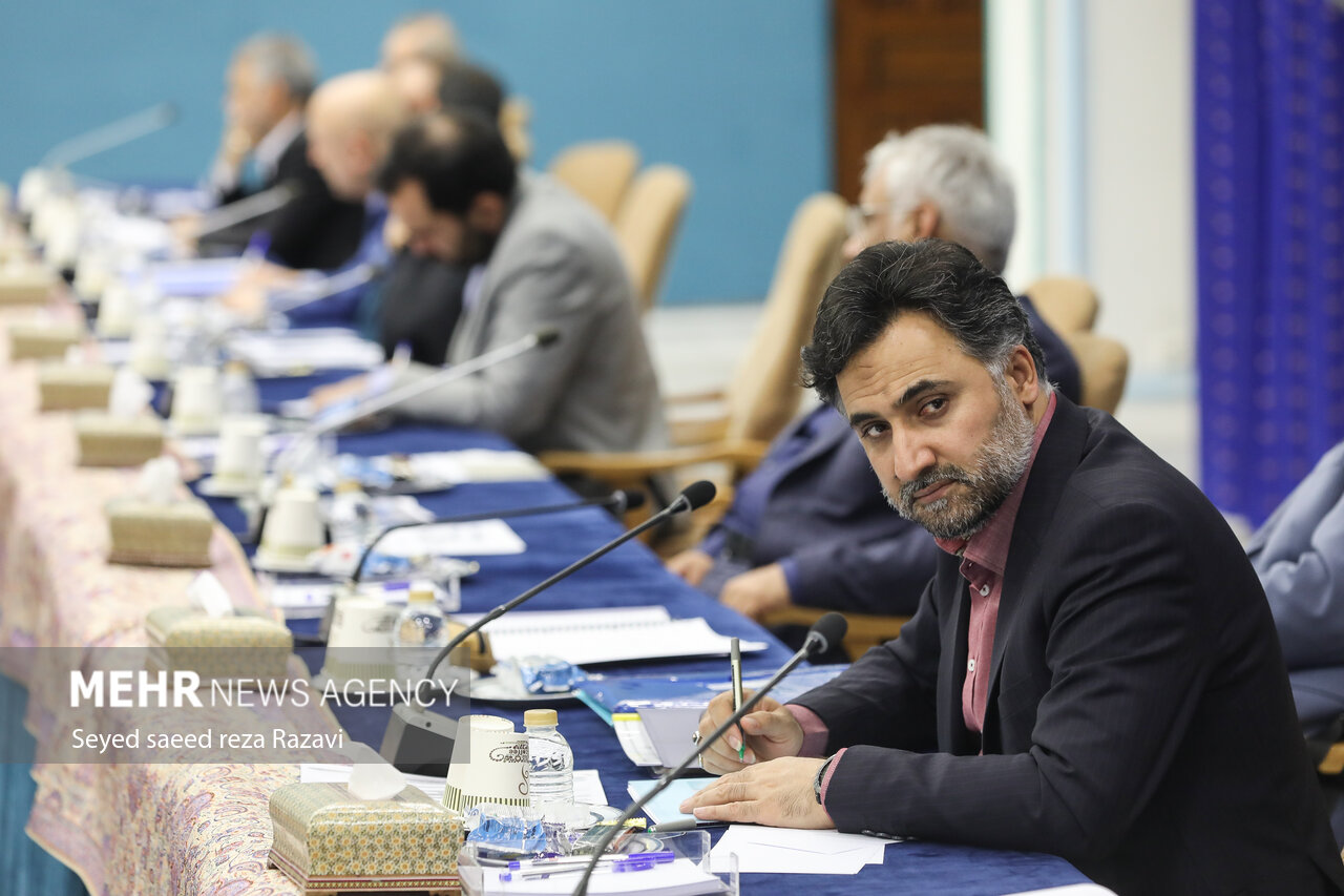 جلسه شورای عالی انقلاب فرهنگی