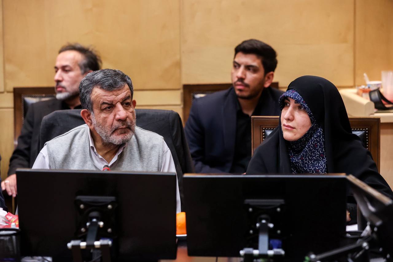 حضور قالیباف در جلسه کمیسیون صنایع و معادن با حضور وزرای صمت و ارتباطات