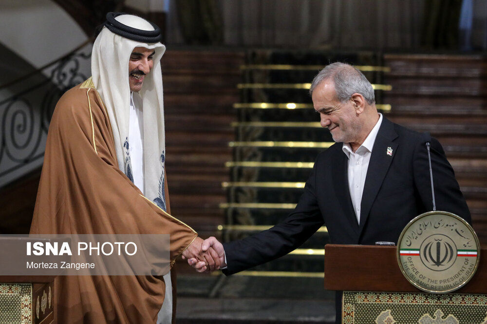 استقبال رسمی از امیر قطر