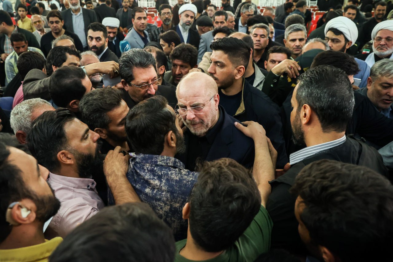 گفت‌وگوی چهره به چهره قالیباف با خانواده‌های داغدار جانباختگان حادثه معدن طبس